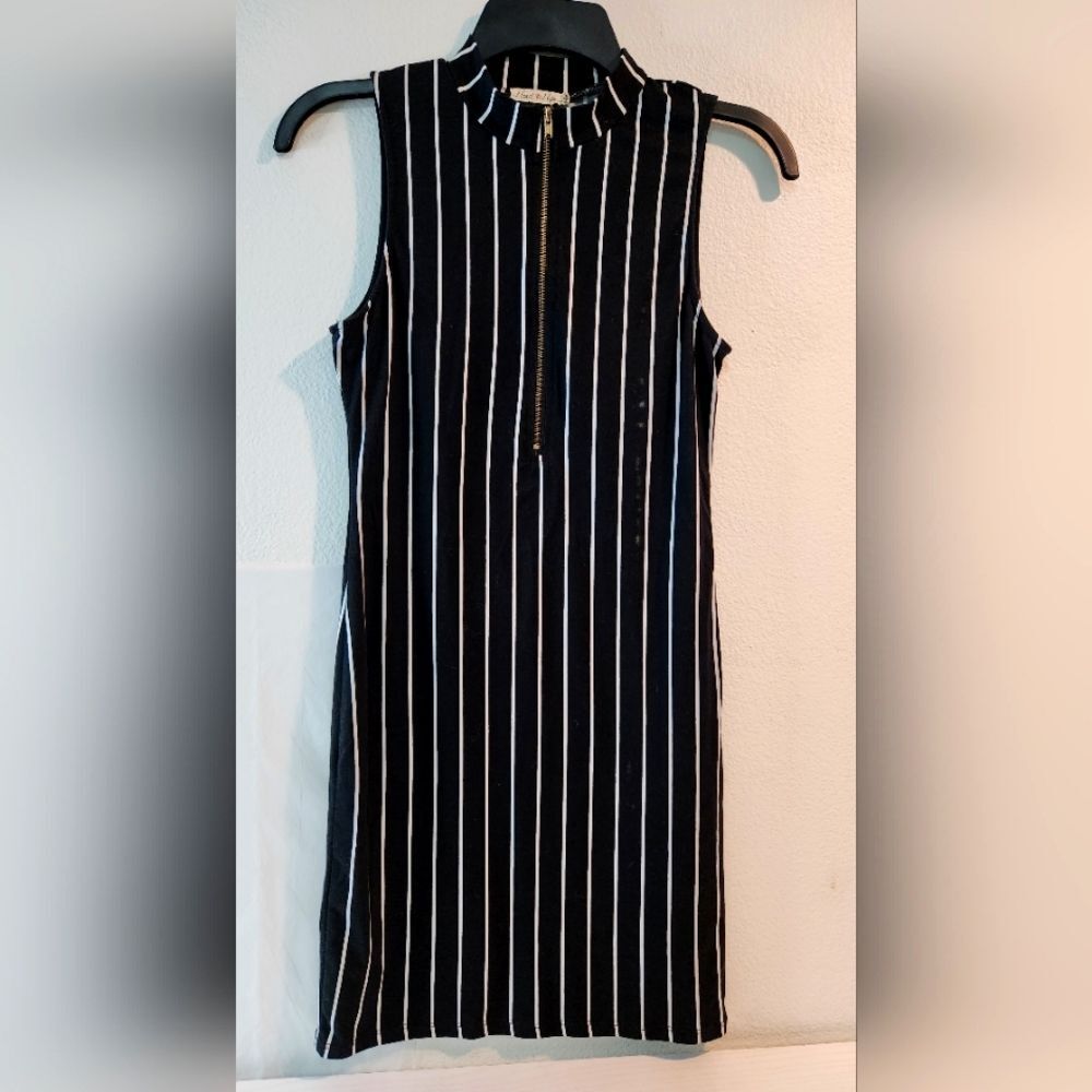 Hear and Hips Dresses Black and white size S